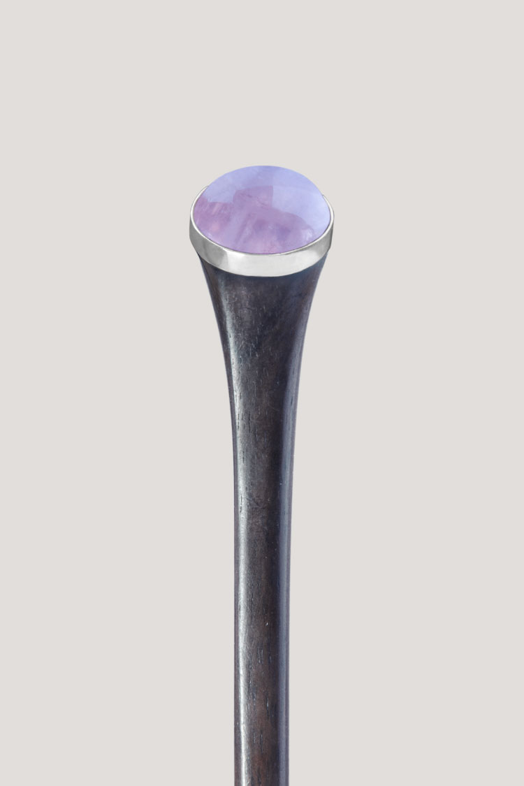 Palo para el pelo con cuarzo rosa y plata Palo para el pelo con cuarzo rosa y plata. ¡Dulzura y serenidad en tus recogidos!