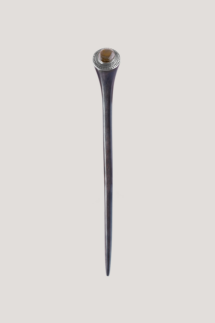 Palo para el pelo con madreperla y acero. Palo para el pelo con madreperla y acero. ¡Elegancia y vitalidad en tus peinados!