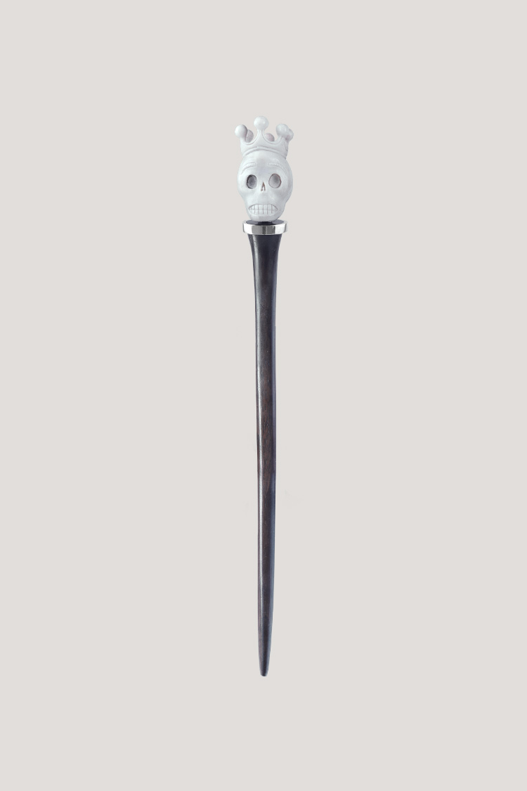 Palo para el pelo con asta de reno y plata Palo para el pelo con asta de reno y plata. ¡Un toque underground en tus recogidos!