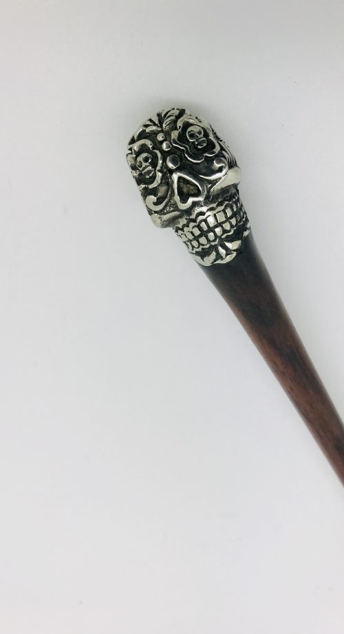 palo para el pelo de madera con calavera catrina plata